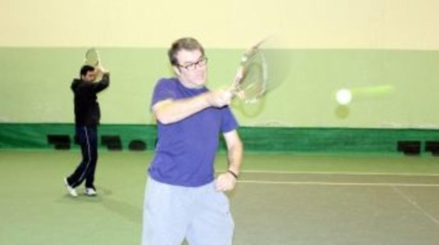 Chp'li Piriştina'dan "sportif" Mesajlar