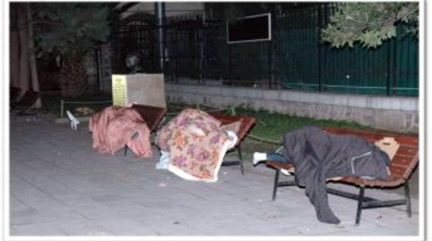 Elazığ valiliği evsizlere sahip &ccedil;ıkıyor