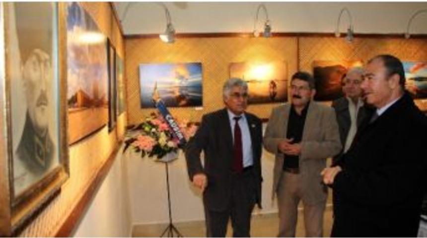 Urla&rsquo;da Fotoğraf Ve Kara Kalem Resim Sergisi Bir Arada A&ccedil;ıldı