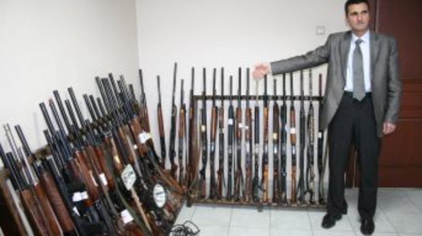 Avda Kullanılması Yasak Olan Otomatik T&uuml;feklere El Konuldu