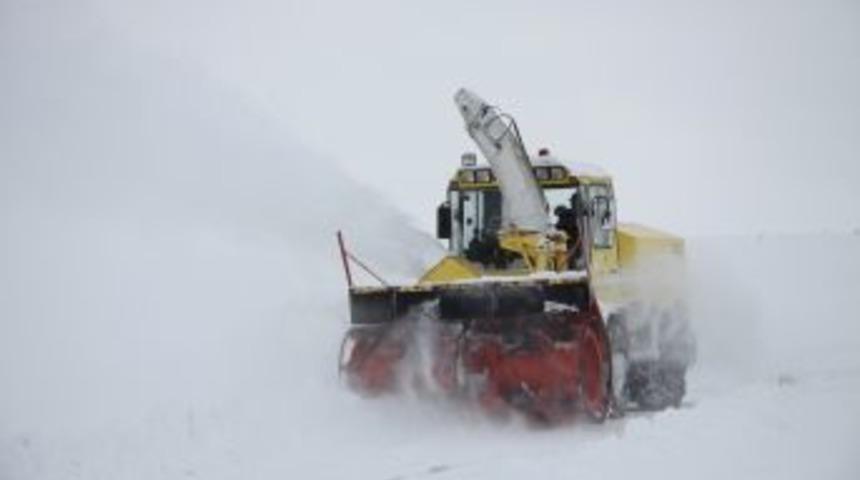 Yoğun Kış, Ulaşımı Ve Eğitimi Aksattı