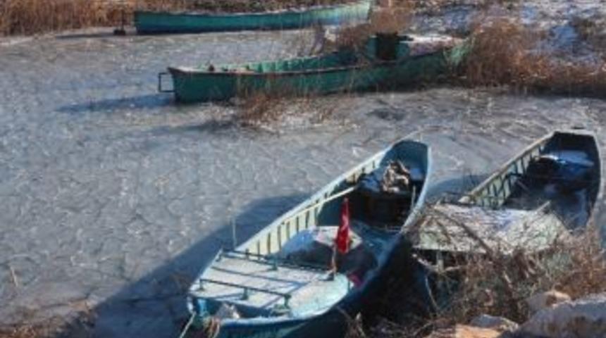 Beyşehir G&ouml;l&uuml; Kıyıları Buz Tuttu