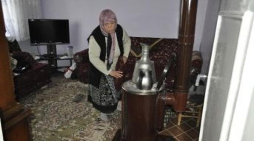 Yaşlı Kadın Ve Torunu Karbonmonoksit Gazından Zehirlendi