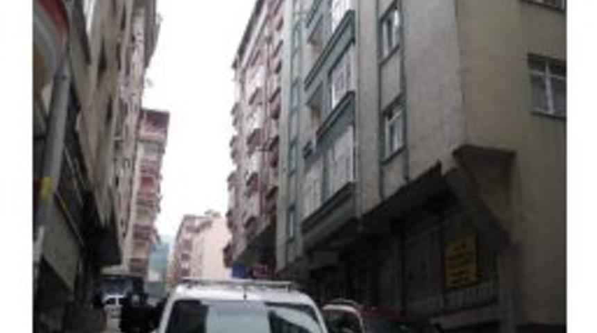 (&ouml;zel Haber) M&uuml;h&uuml;rlenen 7 Katlı Binada Hırsızlık Şoku