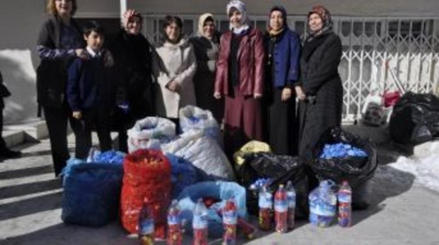 Ak Parti&rsquo;li Kadınlardan Engellilere &lsquo;mavi Kapak&rsquo; Desteği