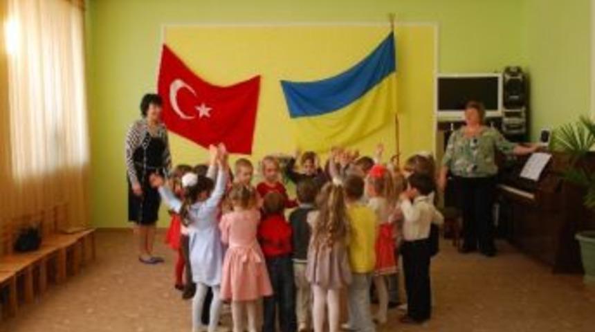 Kırım&rsquo;da 3 Anaokuluna Malzeme Desteği