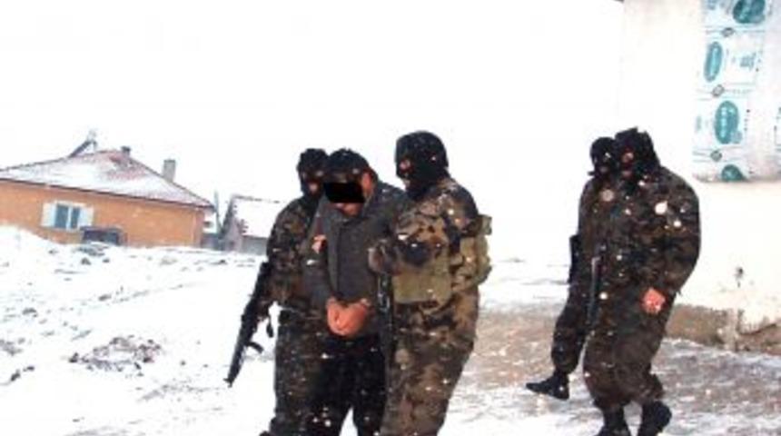 &Ccedil;orum'da 'Gazeteciler'e Operasyon