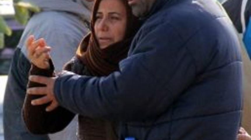 Alabora Olan Kayıktaki Kayıp Gencin Annesi Feryat Etti