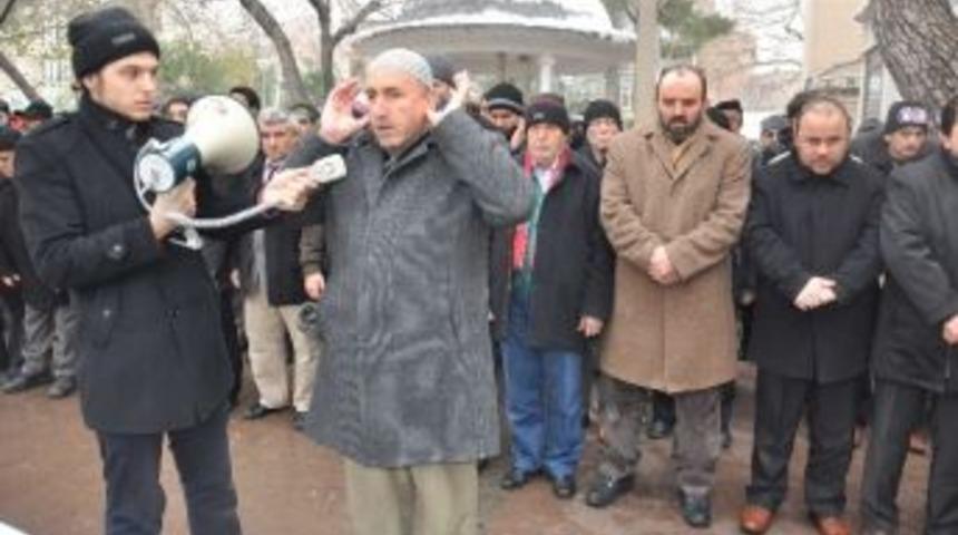 Balıkesir'de Abdulkadir Molla İçin Gıyabi Cenaze Namazı