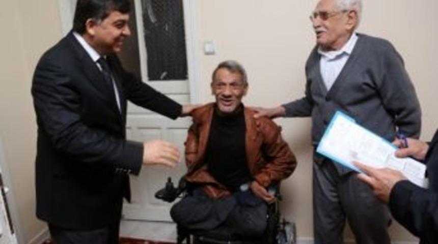 Şehitkamil&rsquo;de Tekerlekli Sandalye Yardımı Devam Ediyor