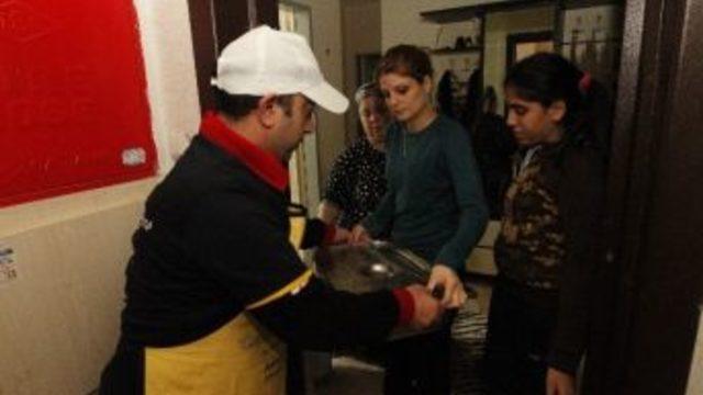 Gebze’de Taziye Evlerine Sıcak Yemek Servisi