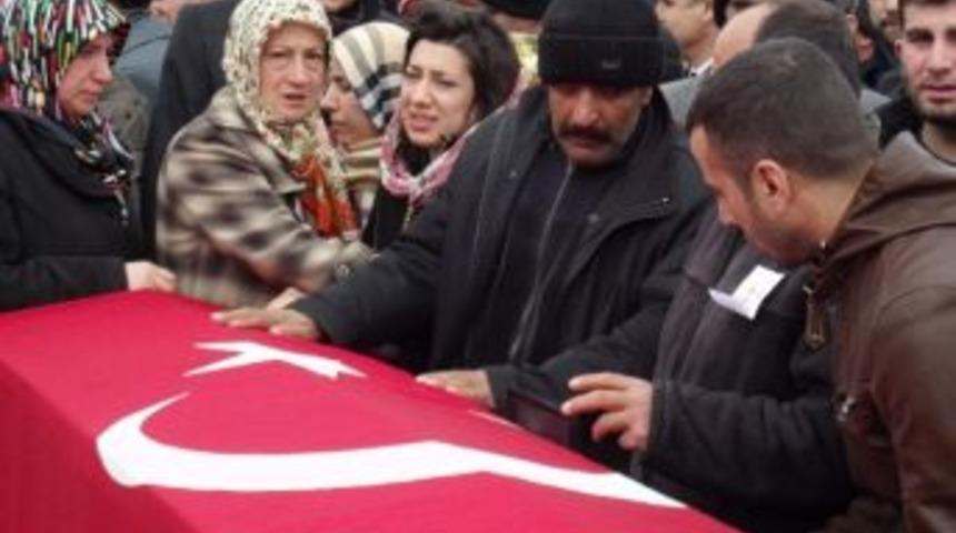 Malatya&rsquo;da Kazada &Ouml;len 6 Kişinin Cenazeleri Toprağa Verildi