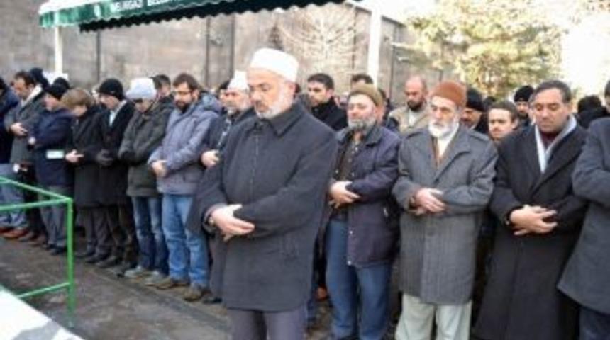 Bangladeş'te İdam Edilen Abd&uuml;lkadir Molla İ&ccedil;in Gıyabi Cenaze Namazı Kılındı