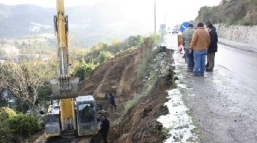 Amasra T&uuml;neli Bağlantı Yolu &Ccedil;alışmaları Durduruldu