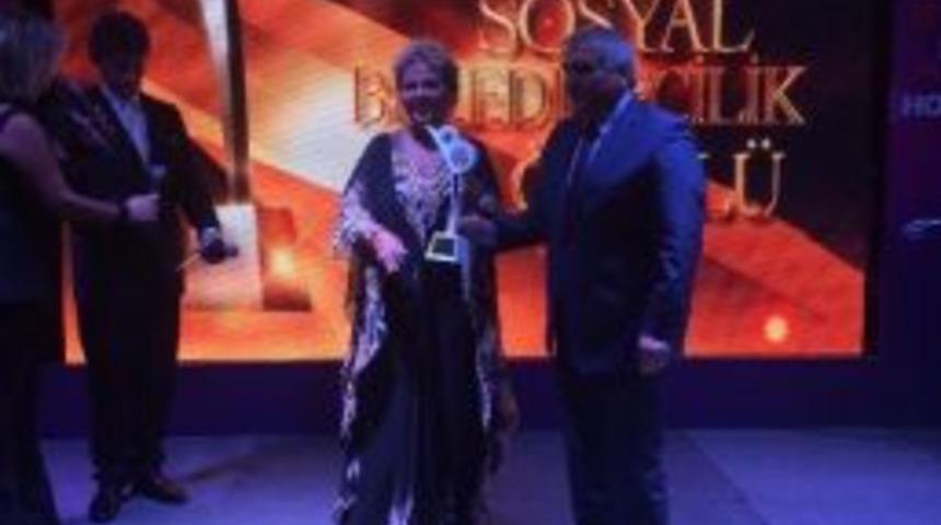 Hendek Belediye Başkanı Ali İnci Yine &Ouml;d&uuml;l Aldı