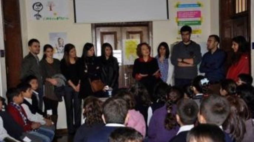 İpek Ongun Tegv'li &Ccedil;ocuklarla Buluştu