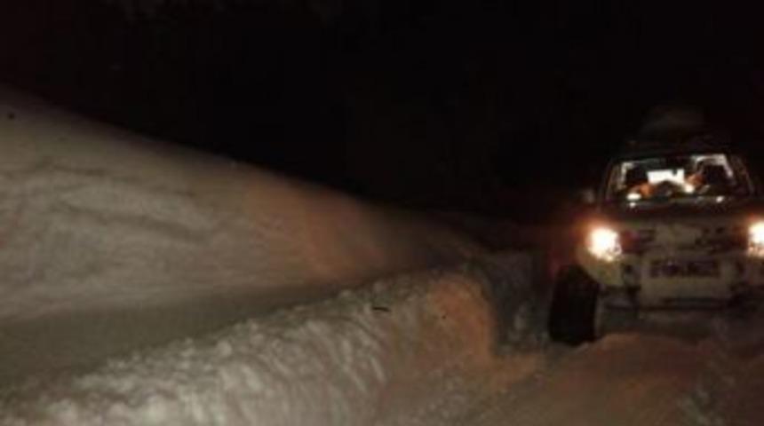 Kar Paletli Ambuluns 9 Yaşındaki &Ccedil;ocuğun İmdadına Yetişti