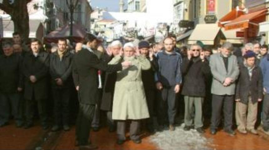 İdam Edilen Abd&uuml;lkadir Molla İ&ccedil;in Gıyabi Cenaze Namazı Kılındı
