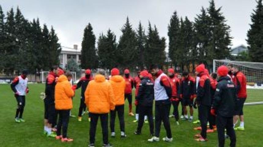 Galatasaray'da Gen&ccedil;lerbirliği Mesaisi S&uuml;r&uuml;yor