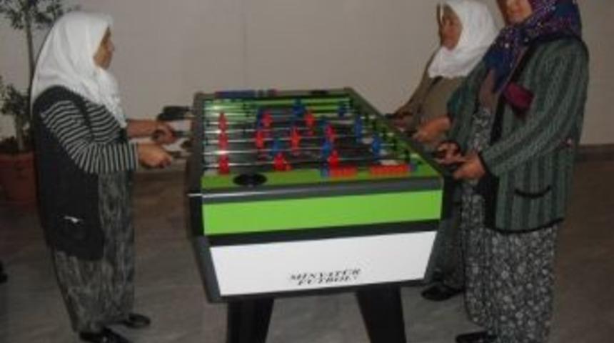 Yaşlı Ve Yardıma Muhta&ccedil; Vatandaşlara Termal Gezisi