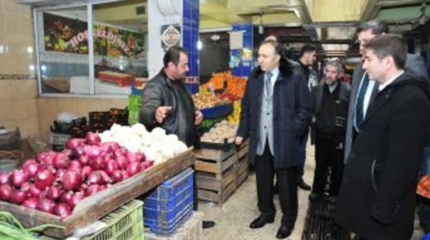 Vali Altıparmak, Yeraltı Sebzeciler &Ccedil;arşısını Gezdi