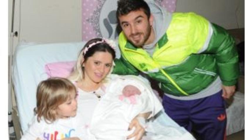 Kaptan Adnan 2. Kez Baba Oldu