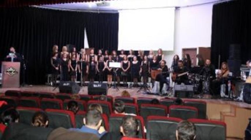 Karabağlar'da 90'ların M&uuml;zikleri