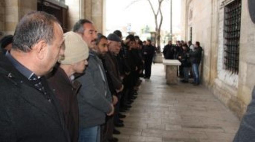 İdam Edilen Molla İ&ccedil;in Edirne'de Gıyabi Cenaze Namazı Kılındı