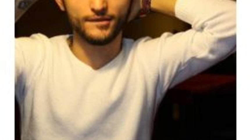 Evde Kafasından Vurulmuş Halde Bulundu