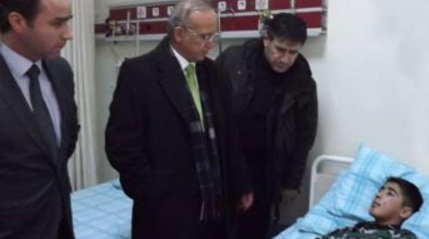 Vali Yurdakul, Yaralıları Ziyaret Etti