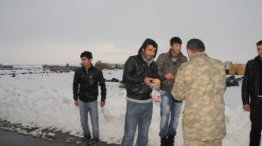 Şırnak Valisi Hasan İpek, Kapanan Karayolunda İncelemelerde Bulundu