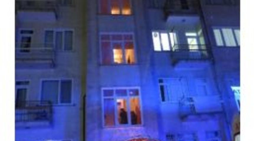 Apartmanın Havalandırma Boşluğuna D&uuml;şen Şahıs &Ouml;ld&uuml;