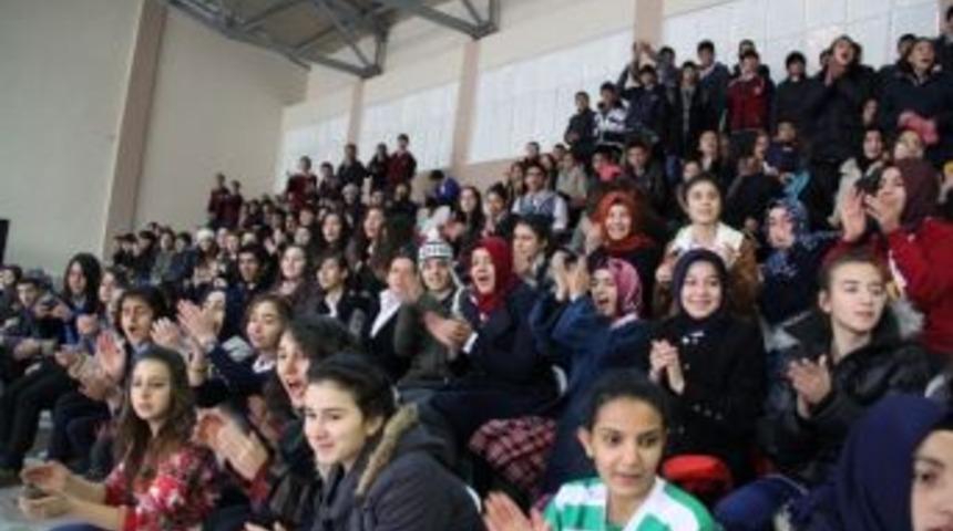 Gen&ccedil; Erkekler Futsal M&uuml;sabakaları Başladı