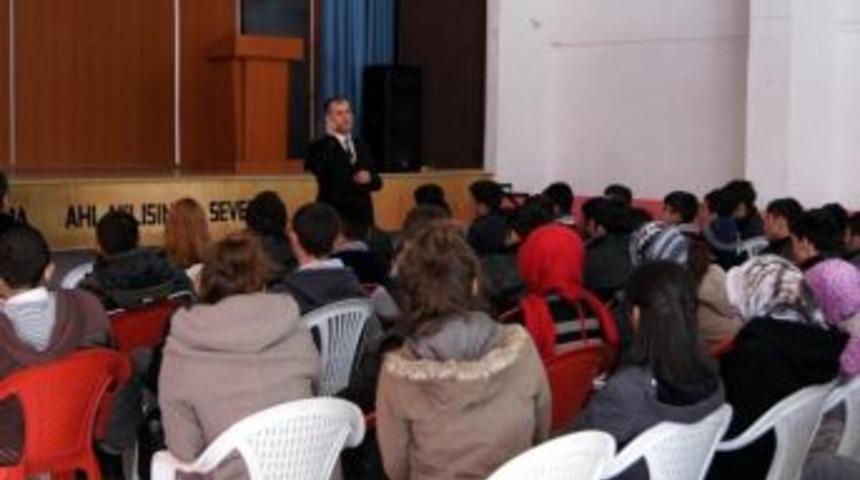 Erzincan&rsquo;da Gen&ccedil;ler Ter&ouml;re Karşı Bilin&ccedil;lendiriliyor