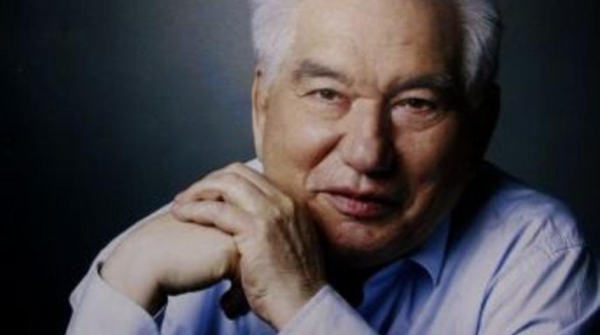 Kırgız Yazar Aytmatov İzmir&rsquo;de Anıldı