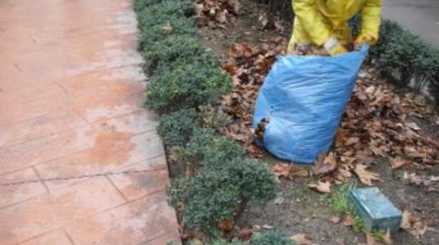 İzmit Y&uuml;r&uuml;y&uuml;ş Yolu 24 Saat Temizleniyor