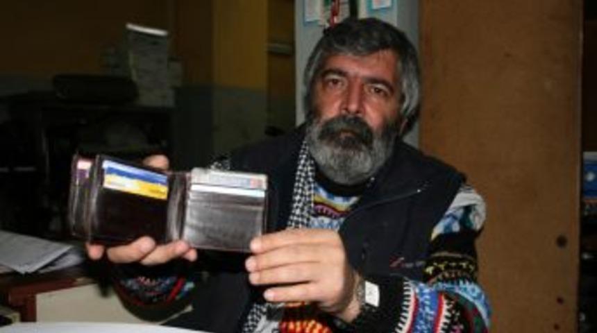 İstanbul’da Çaldıklarını Kargoyla Bitlis’teki Sahibine Geri Gönderdi