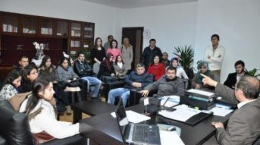 Spor Müdürü Gençlerle Bir Araya Geldi