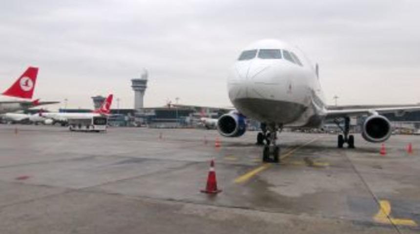 Kamyonet U&ccedil;ağa &Ccedil;arptı