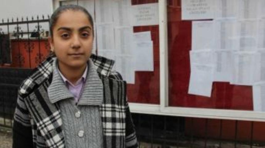 &Ouml;ğrenciler Telafi Sınavında Ter D&ouml;kt&uuml;