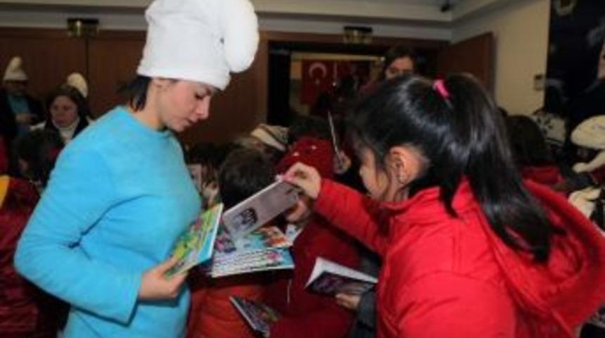 Yenimahalle Belediyesi 'şirinler'i Miniklerle Buluşturdu