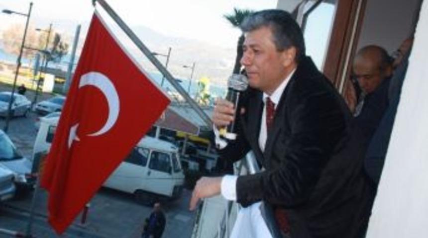(d&uuml;zeltme) Balbay, İlk Basın Toplantısını İzmir&rsquo;de Yaptı