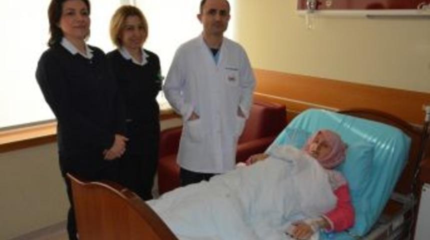 Midesinden 40 Gram Ağırlığında Taşlaşmış Gıda &Ccedil;ıktı