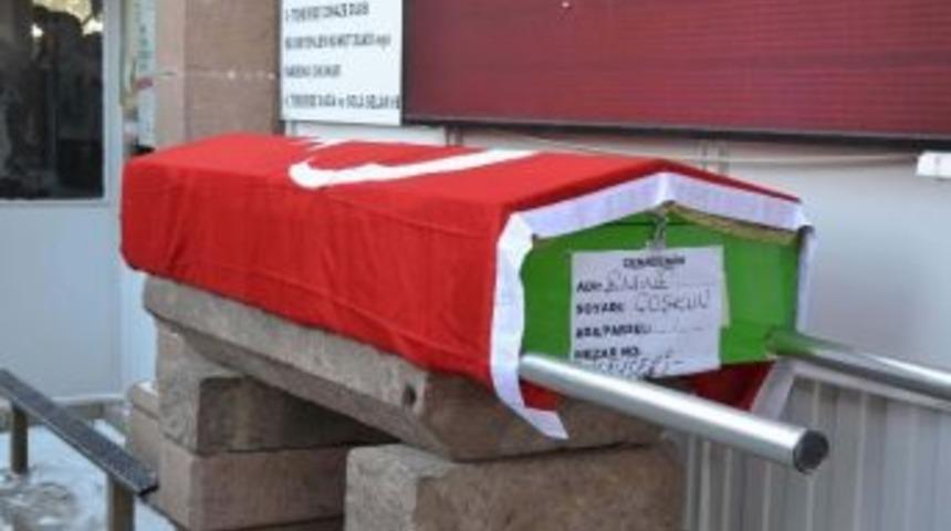 Malatya'daki Kazada &Ouml;len Emine &Ouml;ğretmen Toprağa Verildi