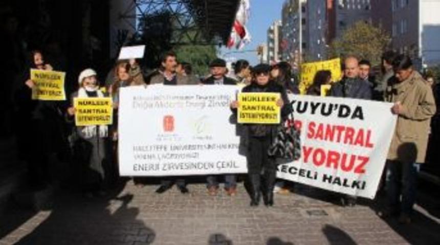 N&uuml;kleer Karşıtlarından Kongre Eylemi