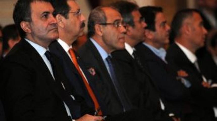 Bakan &Ccedil;elik&rsquo;ten Turizmcilere Sitem