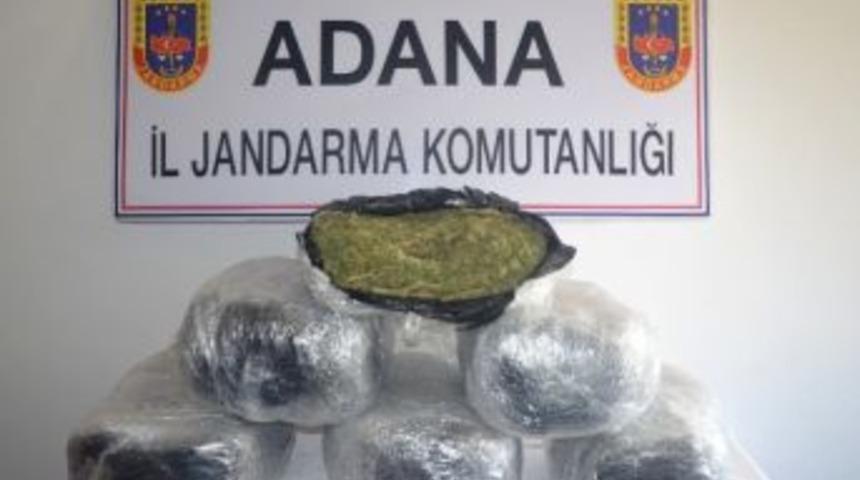 Adana'daki Ş&uuml;pheli Ara&ccedil;tan 30 Kilo Esrar &Ccedil;ıktı