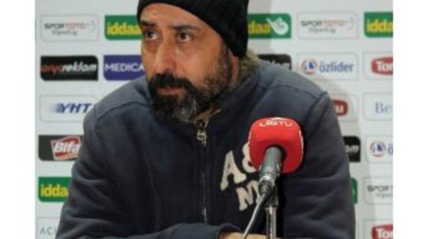 Karab&uuml;kspor Dolu Dizgin Gidiyor