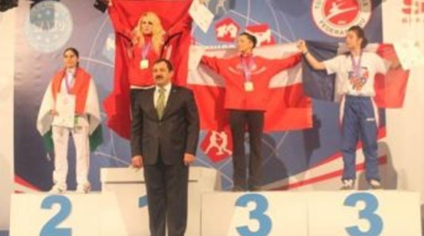 &Uuml;niversite &Ouml;ğrencisi Funda'dan B&uuml;y&uuml;k Başarı