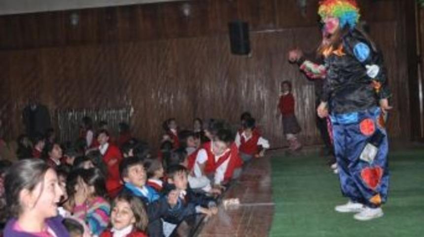 &Ouml;ğrenciler U&ccedil;an Elma&rsquo;yı &Ccedil;ok Beğendi